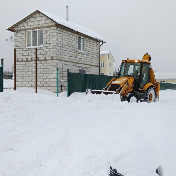 2019-01-27 15-10-14 Трактор чистит Сивково